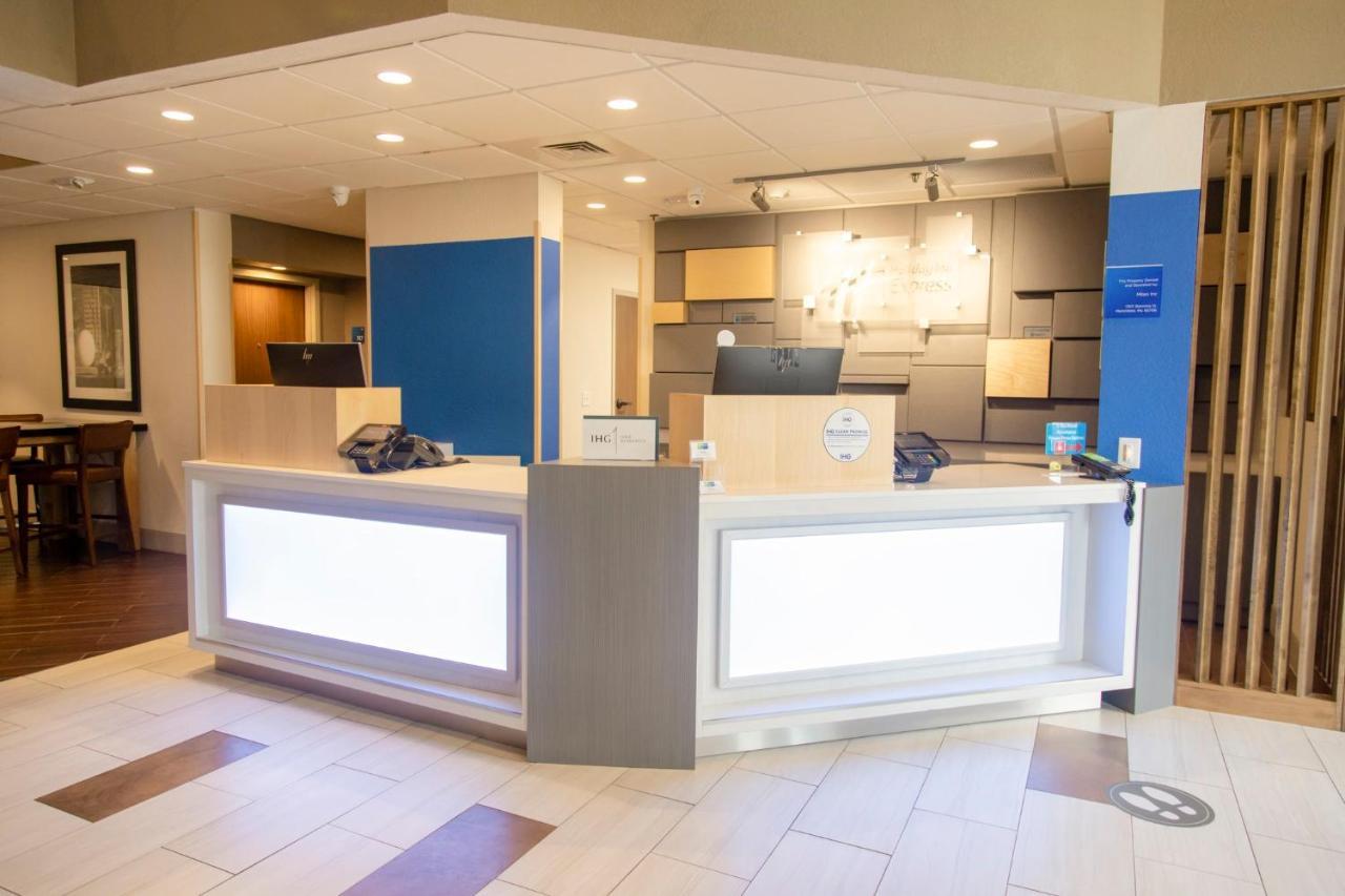 Holiday Inn Express Marshfield - Springfield Area By Ihg Εξωτερικό φωτογραφία