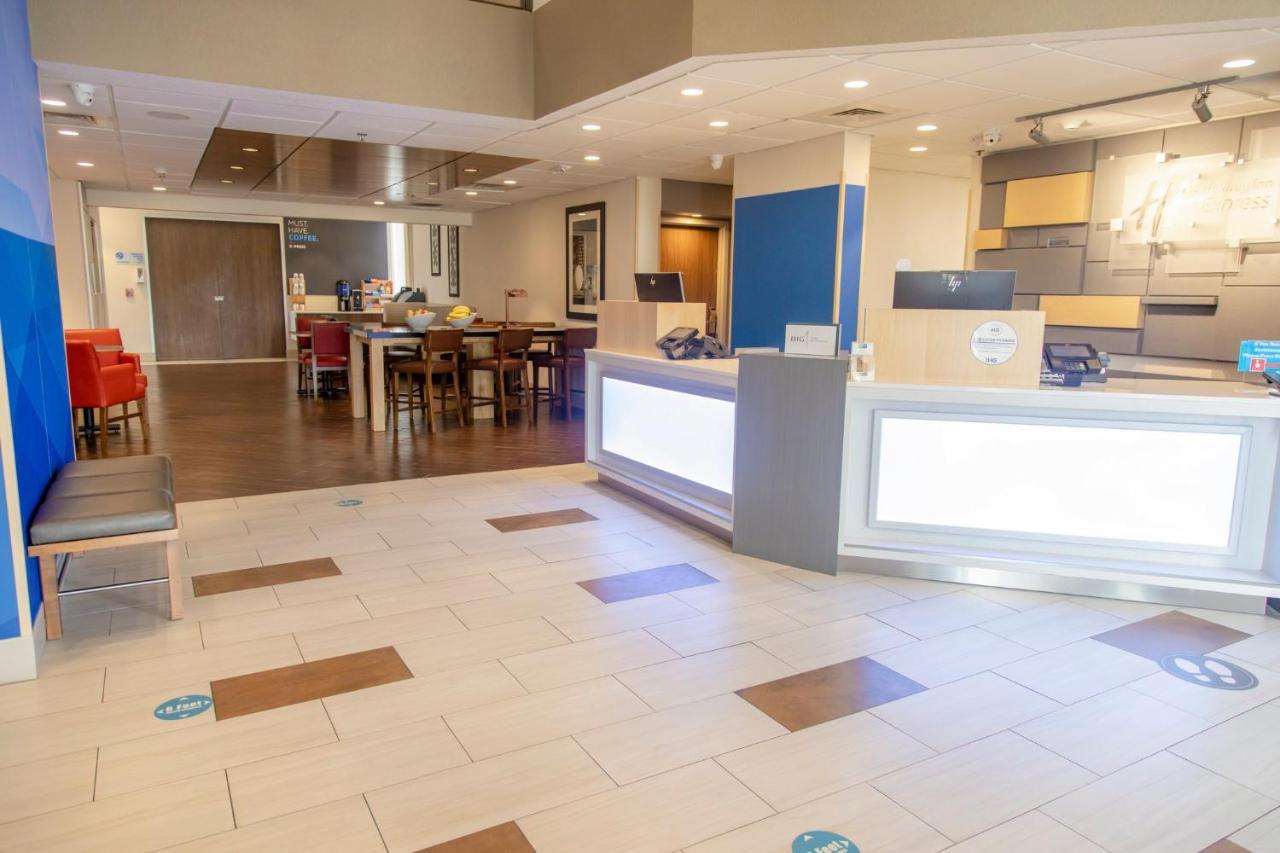 Holiday Inn Express Marshfield - Springfield Area By Ihg Εξωτερικό φωτογραφία