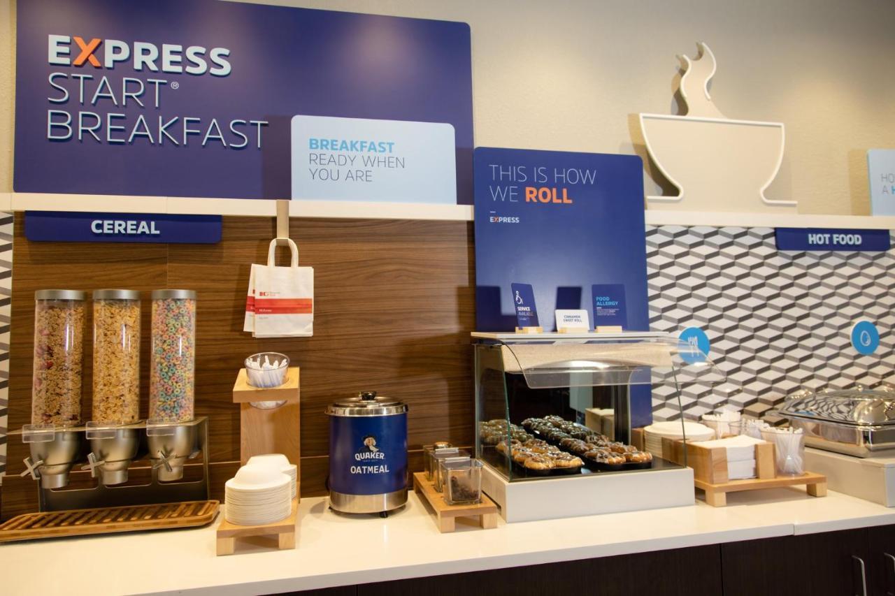 Holiday Inn Express Marshfield - Springfield Area By Ihg Εξωτερικό φωτογραφία