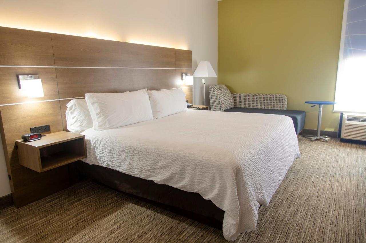 Holiday Inn Express Marshfield - Springfield Area By Ihg Εξωτερικό φωτογραφία