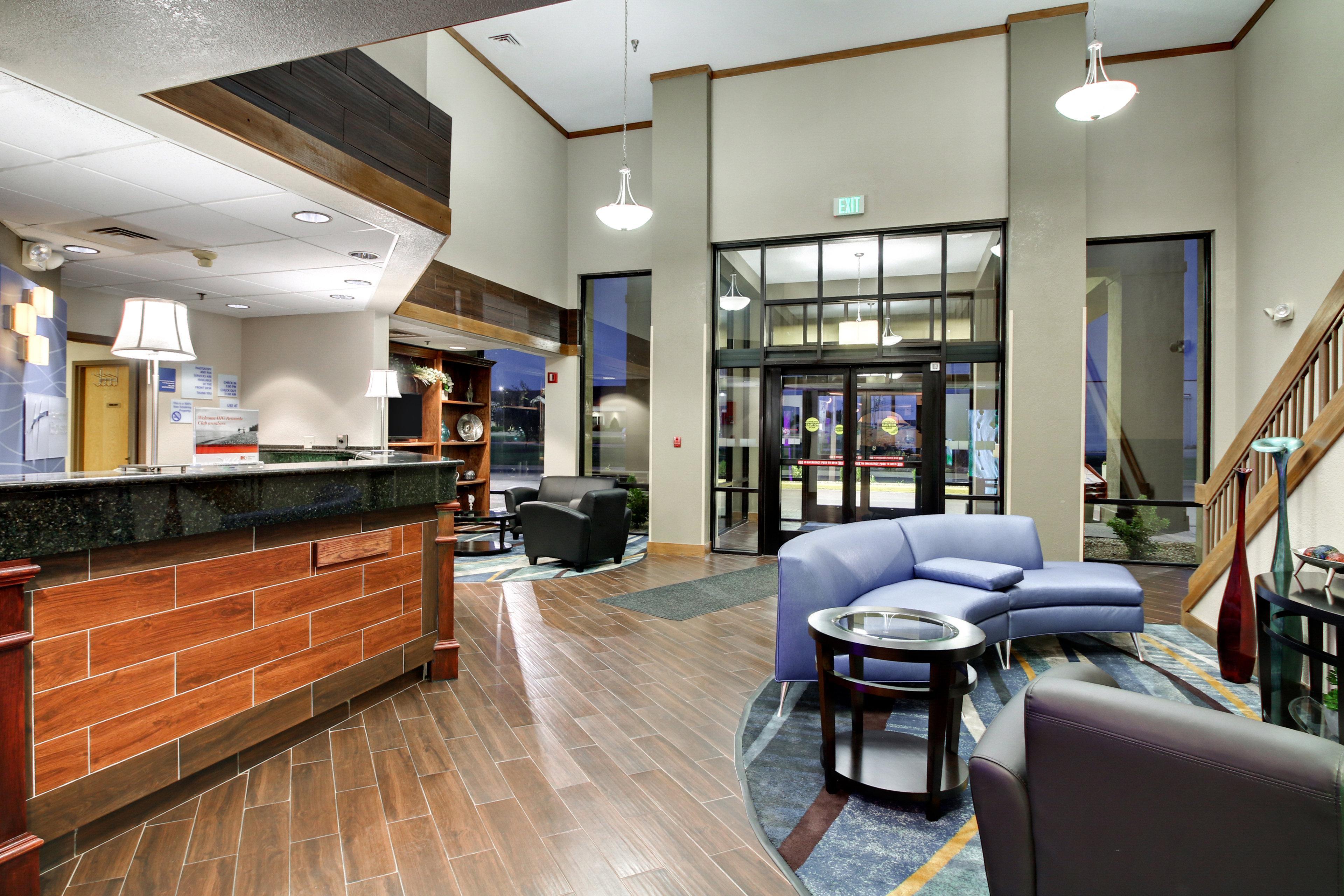 Holiday Inn Express Marshfield - Springfield Area By Ihg Εξωτερικό φωτογραφία