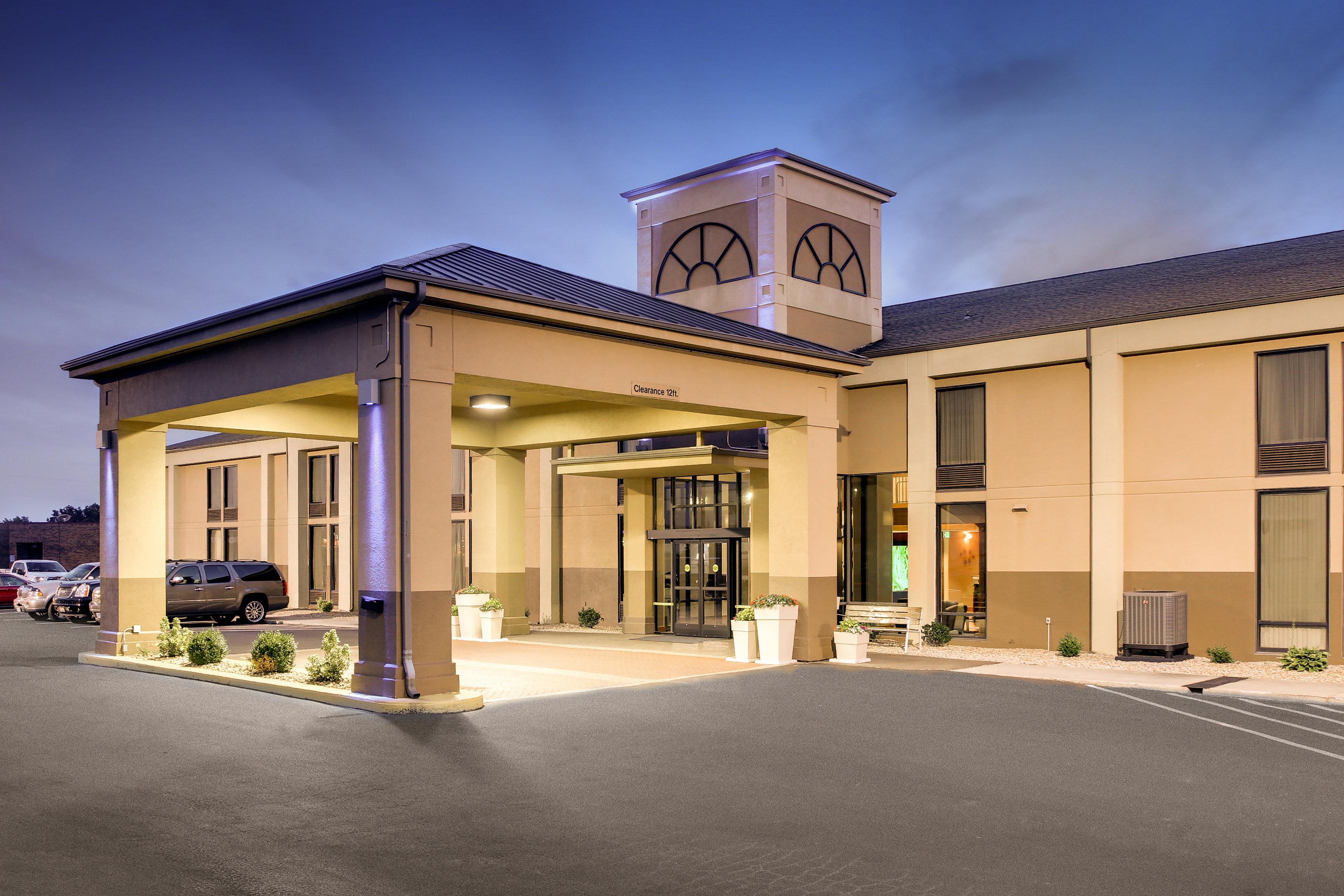 Holiday Inn Express Marshfield - Springfield Area By Ihg Εξωτερικό φωτογραφία