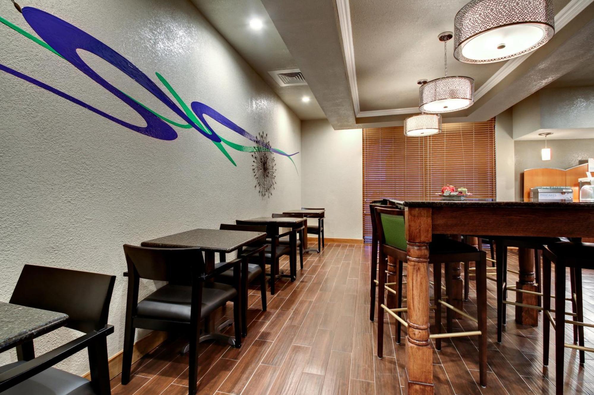 Holiday Inn Express Marshfield - Springfield Area By Ihg Εξωτερικό φωτογραφία