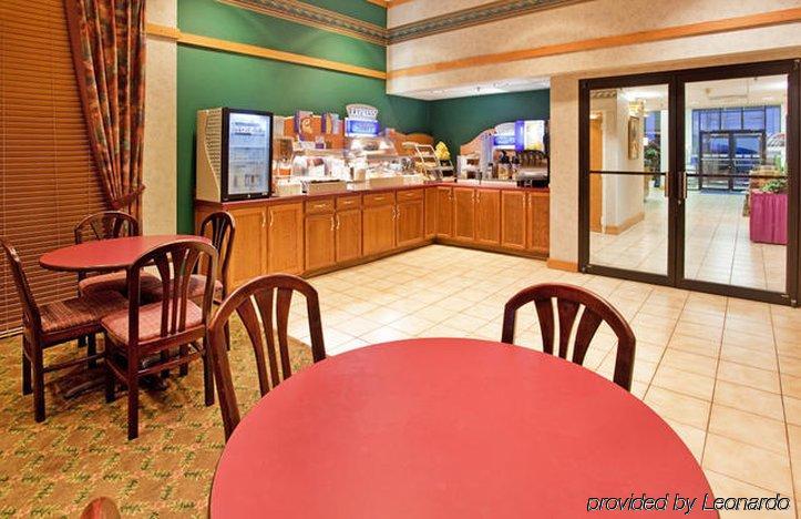 Holiday Inn Express Marshfield - Springfield Area By Ihg Εστιατόριο φωτογραφία