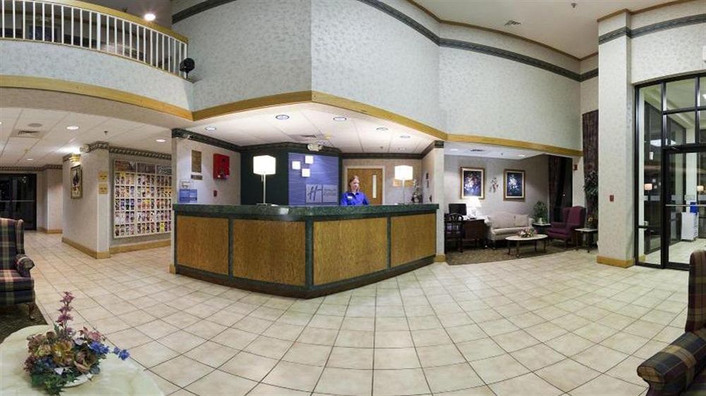 Holiday Inn Express Marshfield - Springfield Area By Ihg Εξωτερικό φωτογραφία