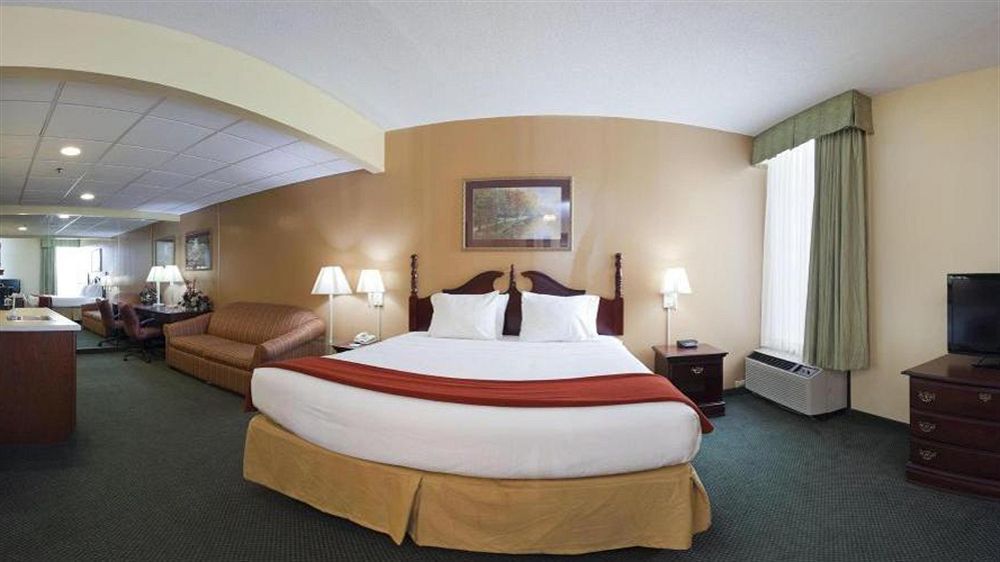 Holiday Inn Express Marshfield - Springfield Area By Ihg Εξωτερικό φωτογραφία